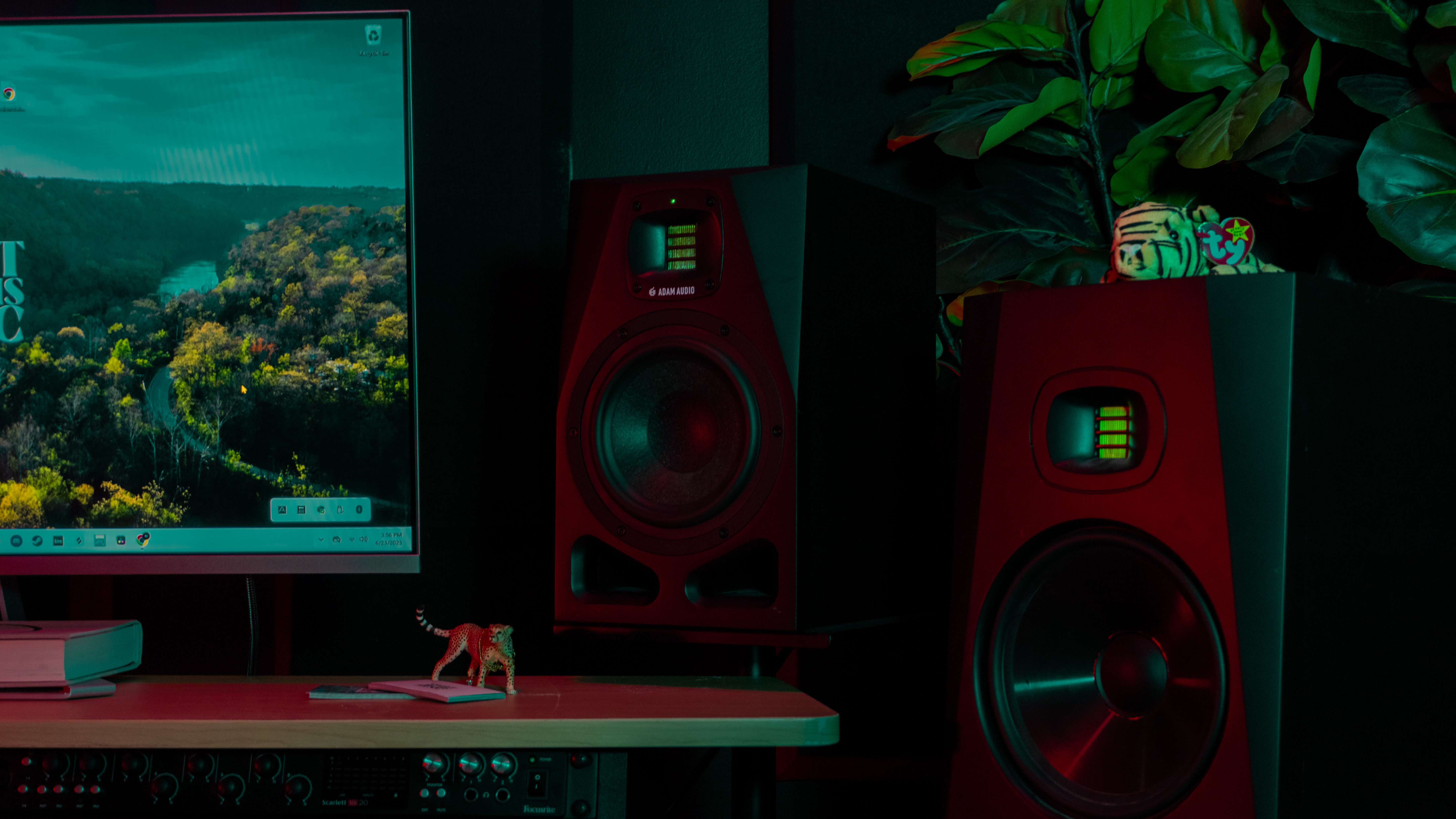 Sweet Dreams Studio B speakers and aesthetic lighting